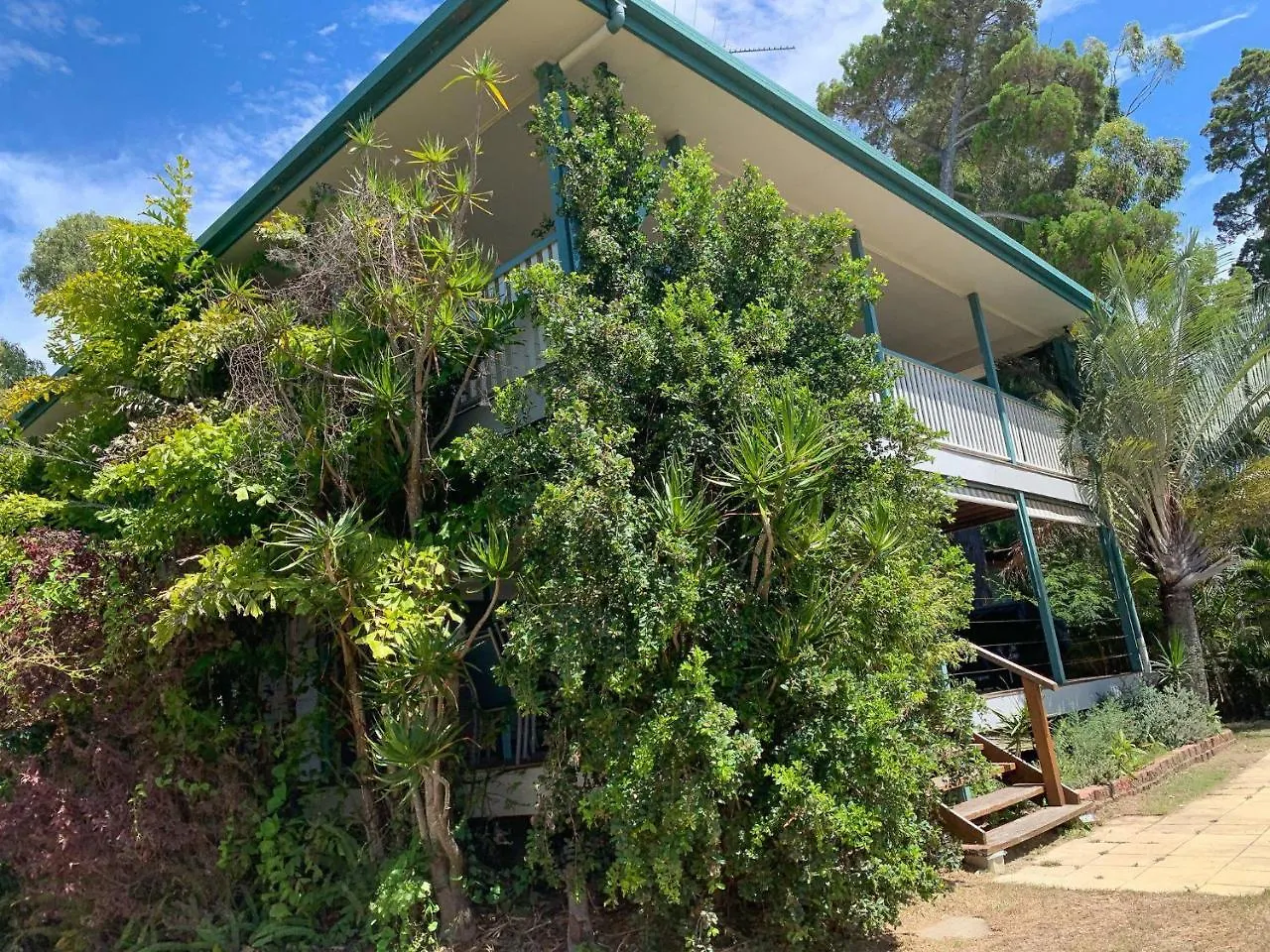Holiday home Cooks Hideaway Villa Amity Point Australia